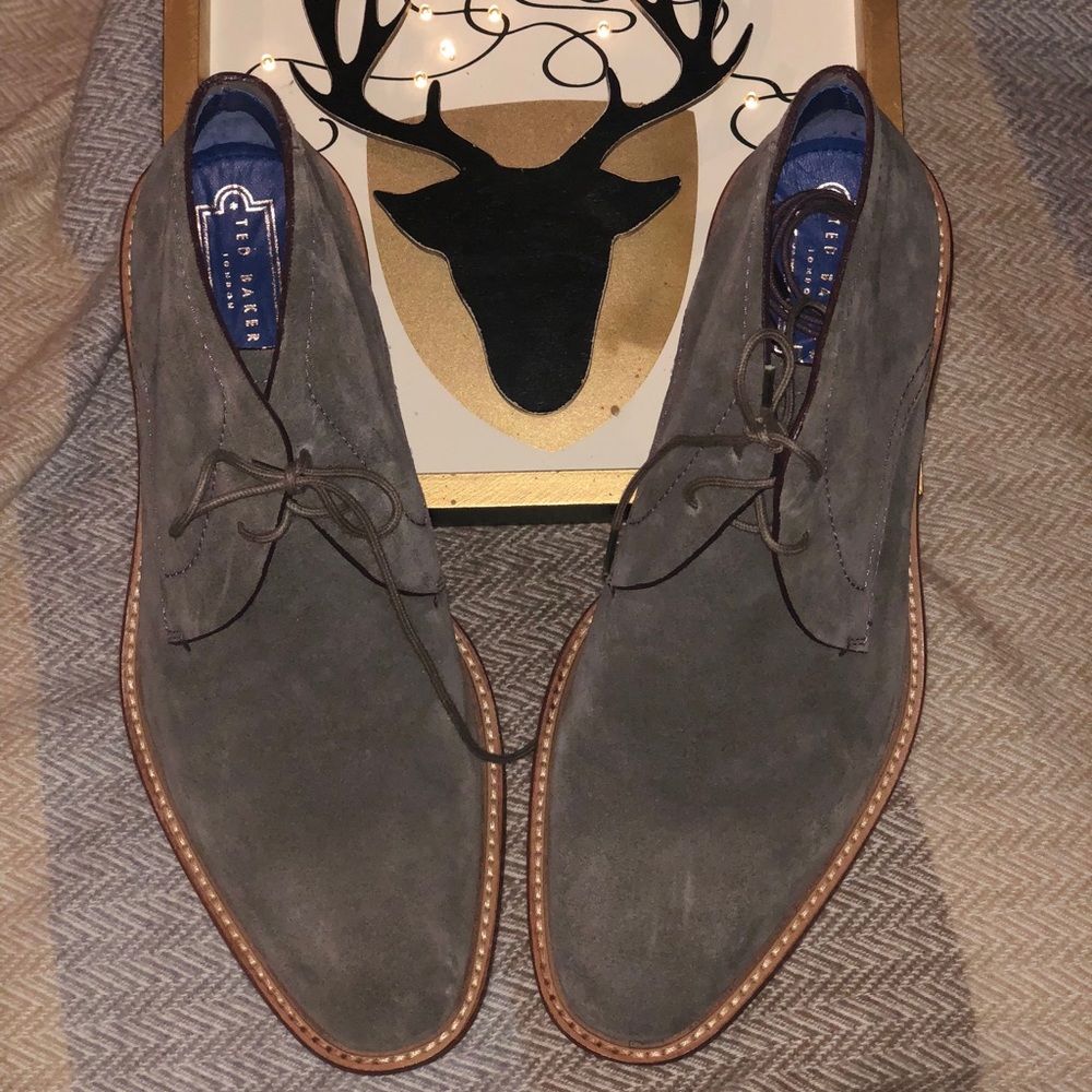 Ted Baker Men’s size 9 1/2 dress ankle boot.